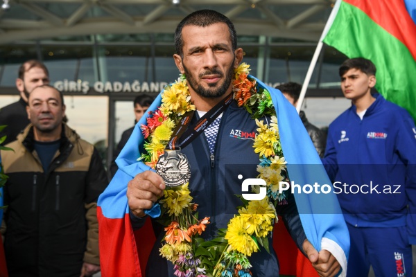 MMA üzrə keçirilən dünya çempionatında uğurlu nəticə əldə edən idmançılarımız vətənə dönüblər