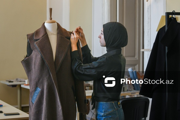 Zəhra Bayramlı - Moda mərkəzinin tikiş texnoloqu