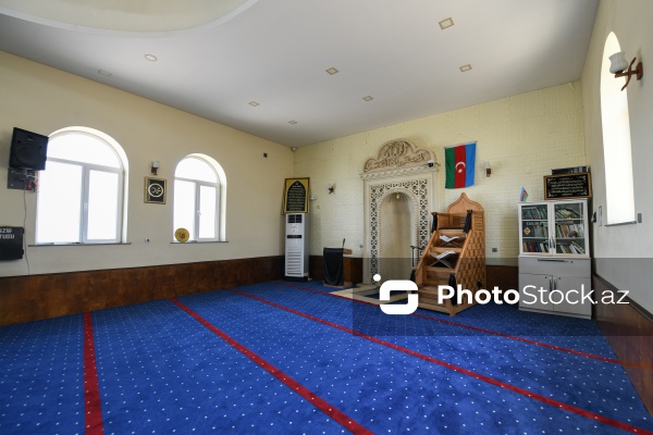 Xocəsən qəsəbəsində yerləşən Qoşaminarəli məscid