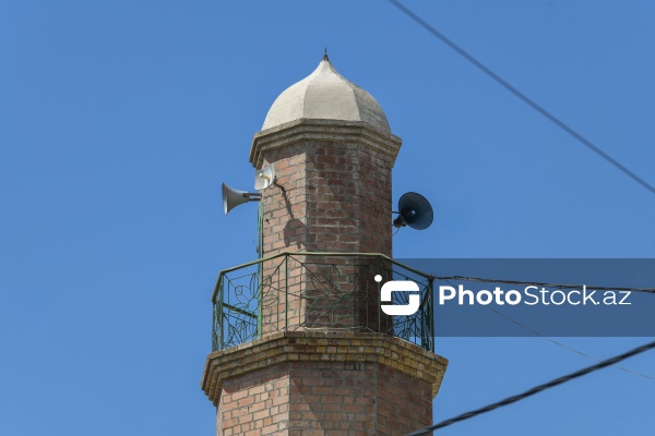 Xocəsən qəsəbəsində yerləşən Qoşaminarəli məscid