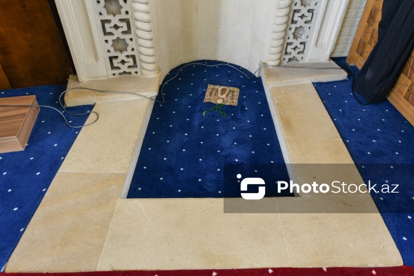 Xocəsən qəsəbəsində yerləşən Qoşaminarəli məscid