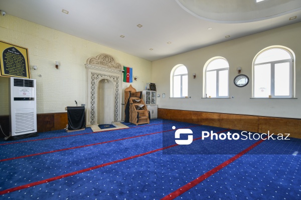 Xocəsən qəsəbəsində yerləşən Qoşaminarəli məscid