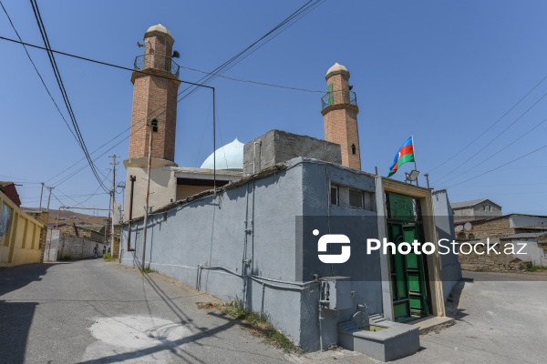 Xocəsən qəsəbəsində yerləşən Qoşaminarəli məscid