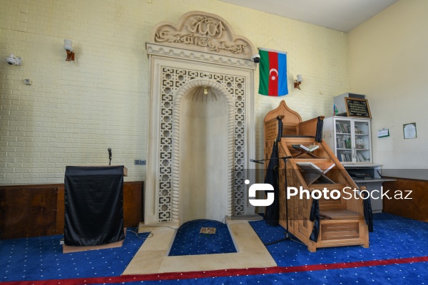 Xocəsən qəsəbəsində yerləşən Qoşaminarəli məscid