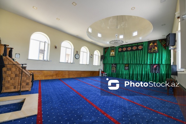 Xocəsən qəsəbəsində yerləşən Qoşaminarəli məscid