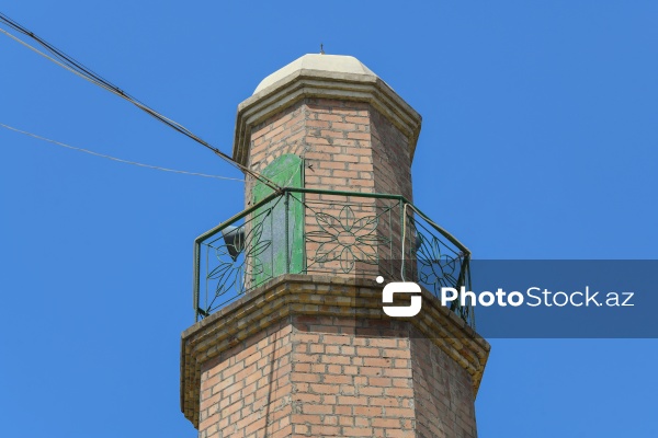 Xocəsən qəsəbəsində yerləşən Qoşaminarəli məscid