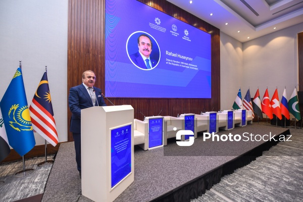 Rafael Hüseynov -  Milli Məclisin sədrinin müavini