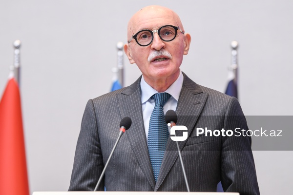 Firudin Qurbanov - Elm və təhsil nazirinin müavini