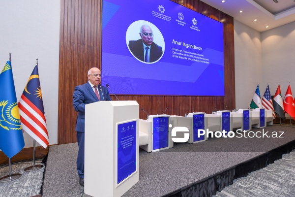 Anar İsgəndərov - Milli Məclisin Elm və təhsil komitəsinin sədri