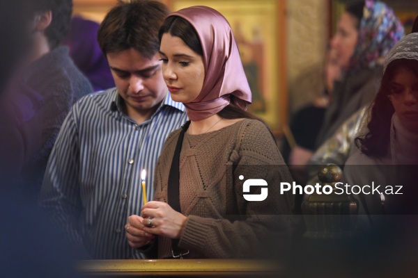 Müqəddəs Mürdaşıyan Zənənlər Kafedral Kilsəsində qeyd olunan Milad bayramı