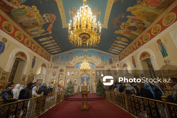 Müqəddəs Mürdaşıyan Zənənlər Kafedral Kilsəsində qeyd olunan Milad bayramı