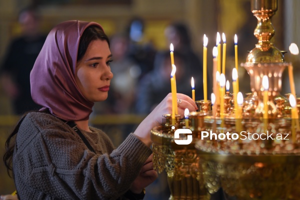 Müqəddəs Mürdaşıyan Zənənlər Kafedral Kilsəsində qeyd olunan Milad bayramı