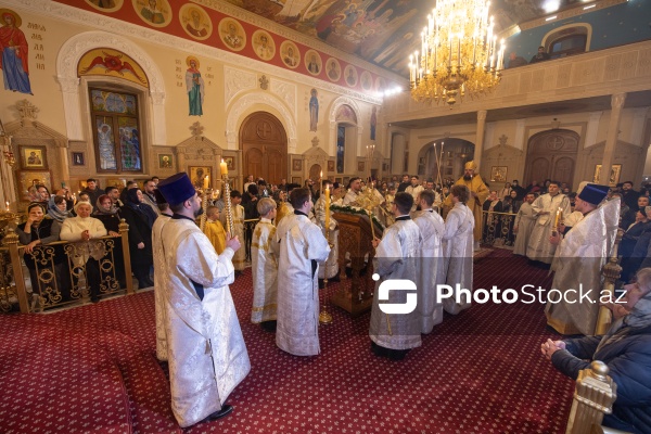 Müqəddəs Mürdaşıyan Zənənlər Kafedral Kilsəsində qeyd olunan Milad bayramı