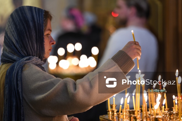 Müqəddəs Mürdaşıyan Zənənlər Kafedral Kilsəsində qeyd olunan Milad bayramı