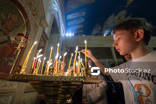Müqəddəs Mürdaşıyan Zənənlər Kafedral Kilsəsində qeyd olunan Milad bayramı
