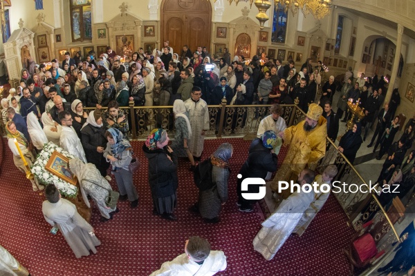 Müqəddəs Mürdaşıyan Zənənlər Kafedral Kilsəsində qeyd olunan Milad bayramı
