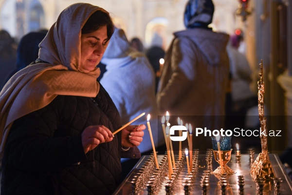 Müqəddəs Mürdaşıyan Zənənlər Kafedral Kilsəsində qeyd olunan Milad bayramı