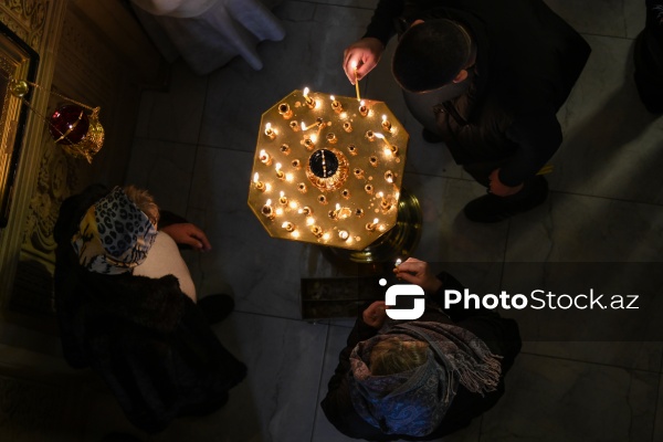 Müqəddəs Mürdaşıyan Zənənlər Kafedral Kilsəsində qeyd olunan Milad bayramı