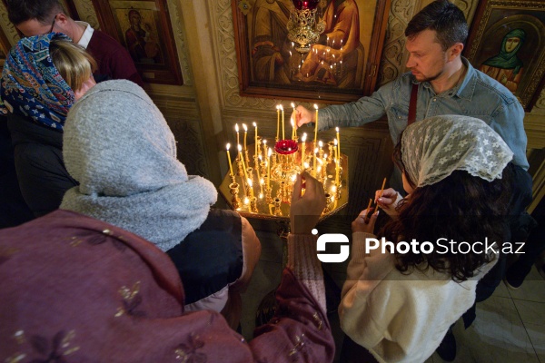 Müqəddəs Mürdaşıyan Zənənlər Kafedral Kilsəsində qeyd olunan Milad bayramı