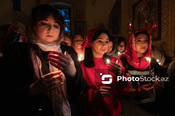 Müqəddəs Mürdaşıyan Zənənlər Kafedralında qeyd olunan Pasxa bayramı