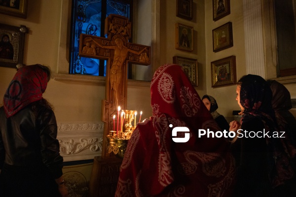 Müqəddəs Mürdaşıyan Zənənlər Kafedralında qeyd olunan Pasxa bayramı