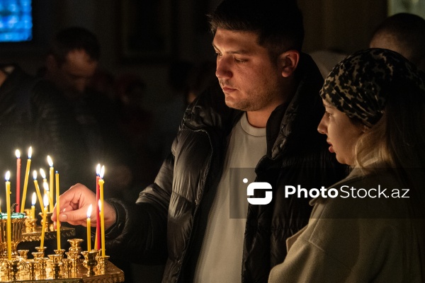Müqəddəs Mürdaşıyan Zənənlər Kafedralında qeyd olunan Pasxa bayramı