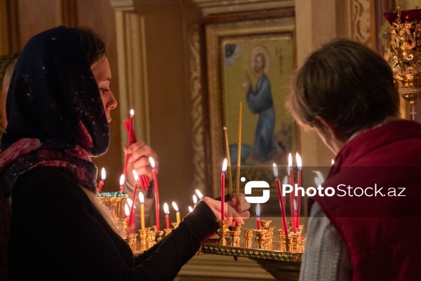Müqəddəs Mürdaşıyan Zənənlər Kafedralında qeyd olunan Pasxa bayramı