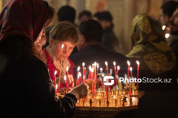Müqəddəs Mürdaşıyan Zənənlər Kafedralında qeyd olunan Pasxa bayramı