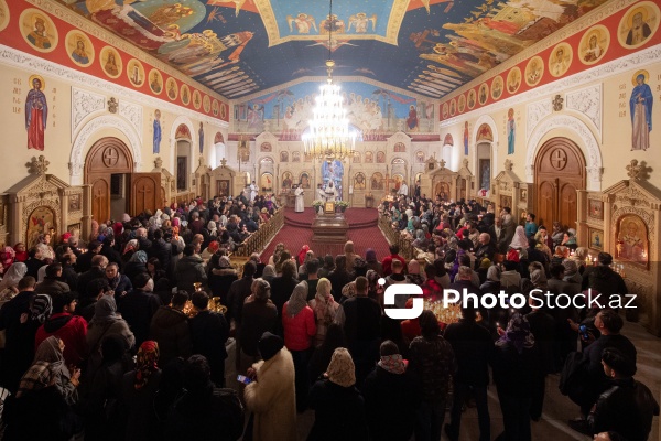 Müqəddəs Mürdaşıyan Zənənlər Kafedralında qeyd olunan Pasxa bayramı