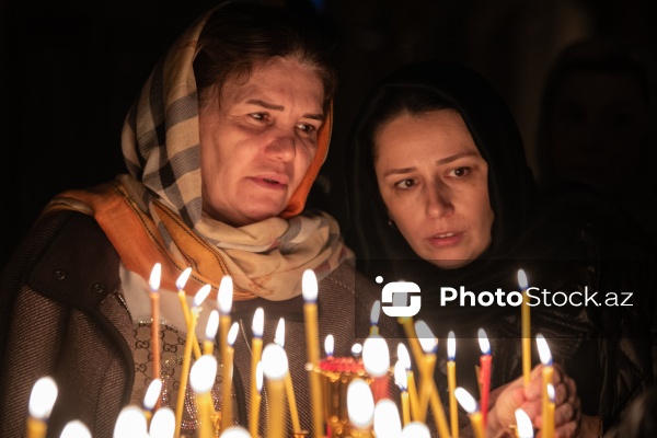 Müqəddəs Mürdaşıyan Zənənlər Kafedralında qeyd olunan Pasxa bayramı