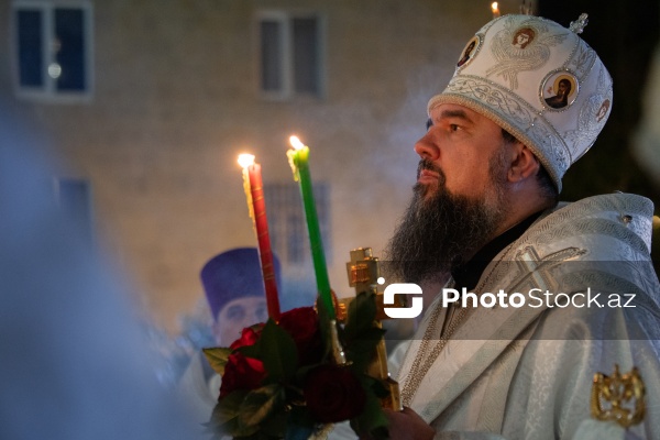 Aleksiy Smirnov - Müqəddəs Mürdaşıyan Zənənlər Kafedralında qeyd olunan Pasxa bayramında