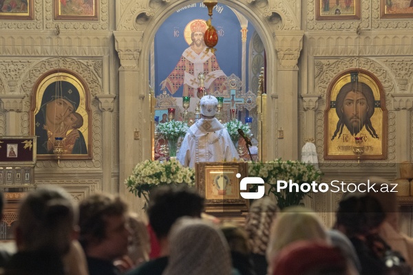 Müqəddəs Mürdaşıyan Zənənlər Kafedralında qeyd olunan Pasxa bayramı