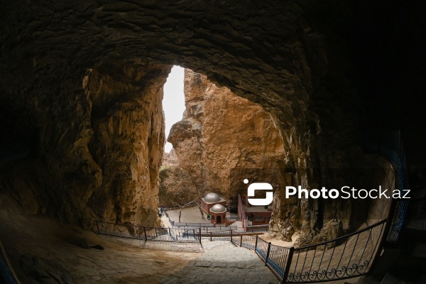 Naxçıvanın Culfa rayonunda yerləşən Əshabi-Kəhf mağarası