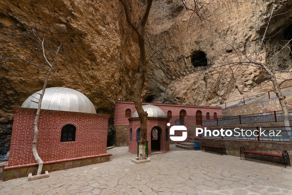 Naxçıvanın Culfa rayonunda yerləşən Əshabi-Kəhf mağarası
