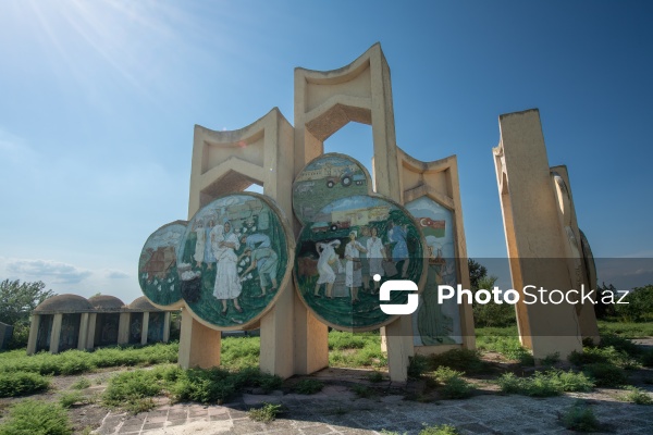 Neftçala şəhərində yerləşən mozaikalı park