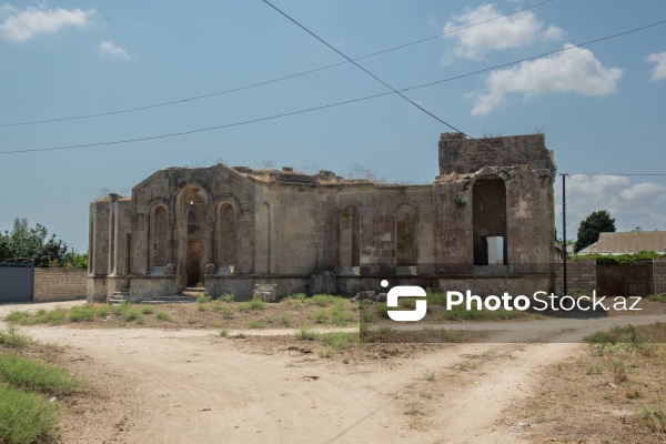 Neftçalada yerləşən XIX əsrə aid kilsə