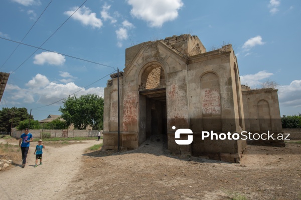 Neftçalada yerləşən XIX əsrə aid kilsə