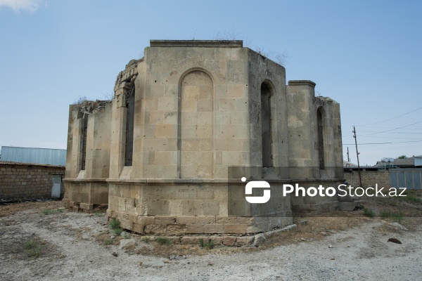 Neftçalada yerləşən XIX əsrə aid kilsə