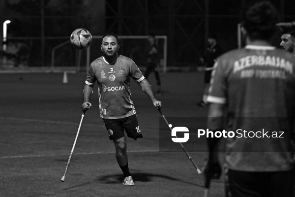 Fərhad Əyyubov - “Neftçi” İdman Klubunun amputant futbol komandasının məşq prosesində