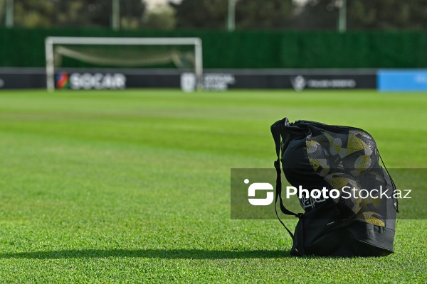 “Neftçi” Futbol Klubunun baş icraçı direktoru Cenk Sümer və baş məşqçi Samir Abasovun jurnalistlərə müsahibəsi