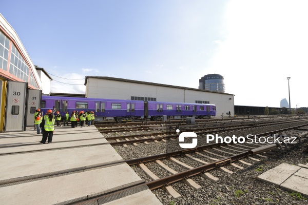 Bakı metropoliteninə gətirilən 3 yeni qatar