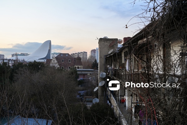 Nərimanov rayonunda 250 nəfərdən artıq insanın yaşadığı qəzalı bina