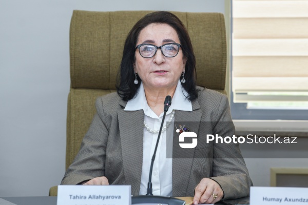 “Nəsillərarası həmrəylik ailə münasibətləri və dayanıqlı inkişaf kontekstində” mövzusunda dəyirmi masa