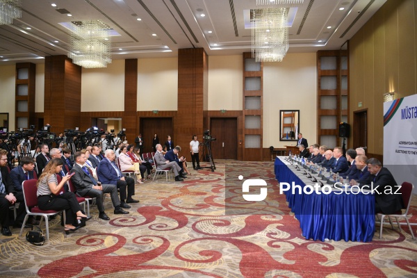 Növbədənkənar parlament seçkilərindən sonra müşahidəçi rəyləri ilə bağlı keçirilmiş mətbuat konfransları