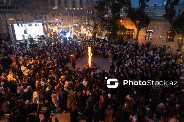 Novruz bayramı münasibətilə İçərişəhərdə qalanan tonqal