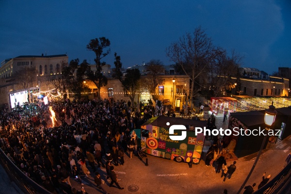 Novruz bayramı münasibətilə İçərişəhərdə qalanan tonqal