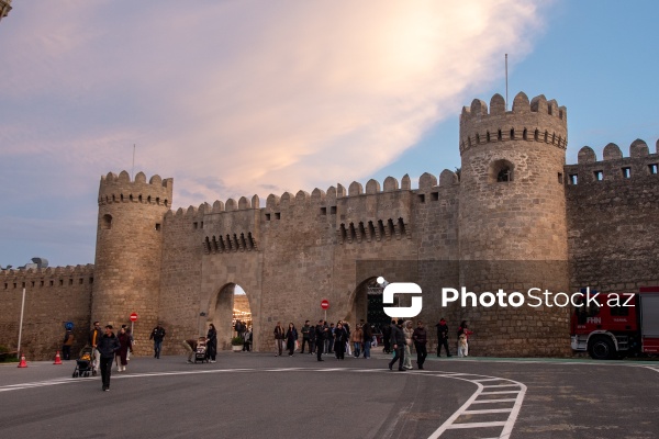 Qoşa Qala qapıları