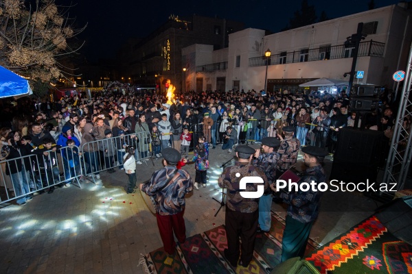 Novruz bayramı münasibətilə İçərişəhərdə qalanan tonqal