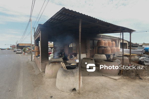 Ənənəvi dadların ünvanı olan yolüstü təndirxanalar