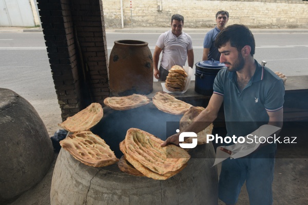 Ənənəvi dadların ünvanı olan yolüstü təndirxanalar